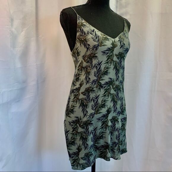 𝅺ARITZIA Wilfred free green leaf tropical spaghetti strap Vivienne dress Sz Xs - Picture 3 of 11